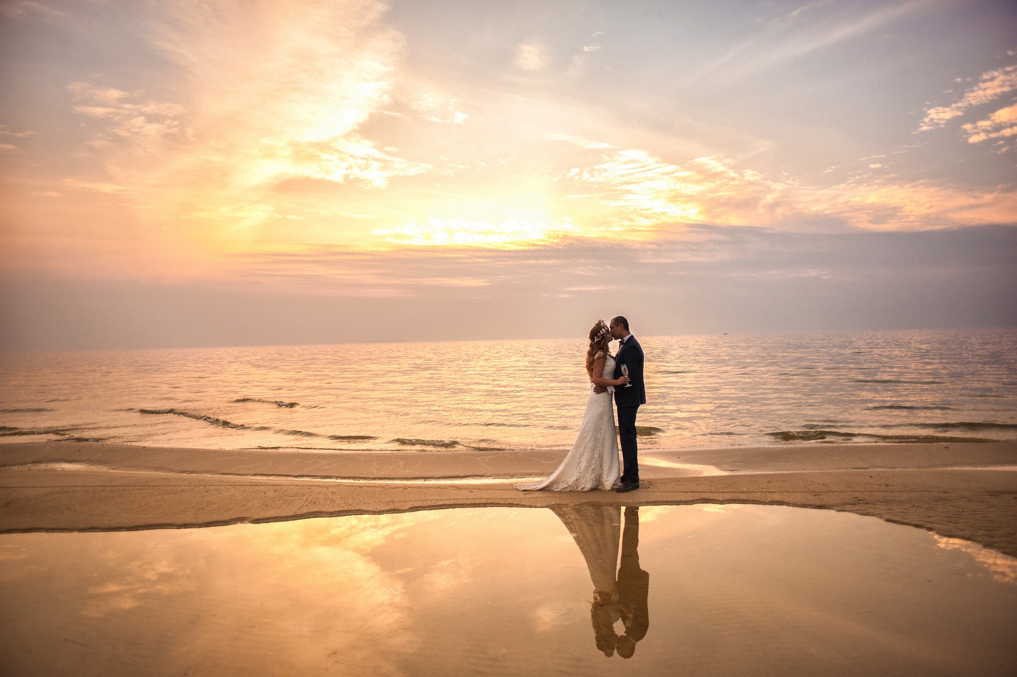 
          
            Beach Weddings: How To Get the Sand Out of Your Dress
          
        