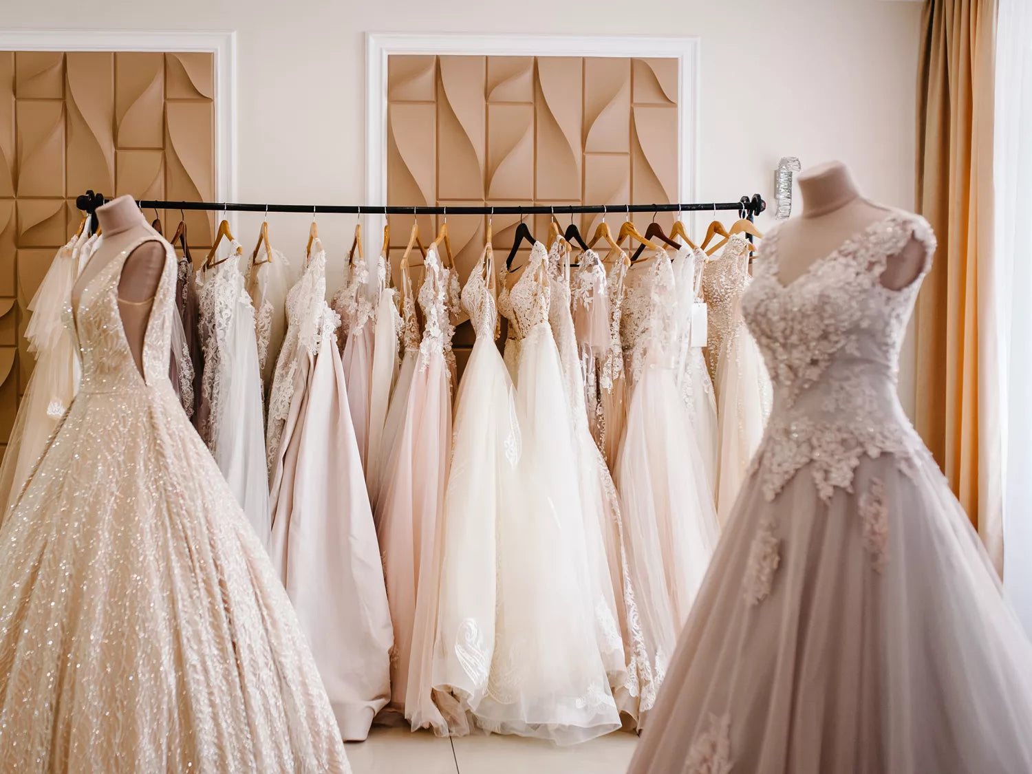 
          
            Dress Rental for Wedding: Should I Clean it?
          
        